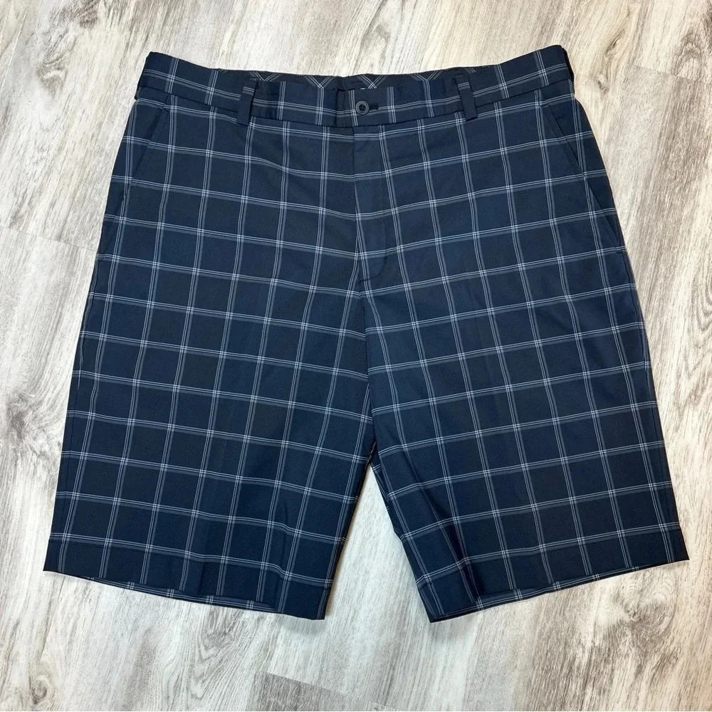 Men’s Nike Golf 4 Pocket Golf Shorts in Black, Gray & White Plaid